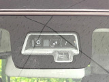 【スズキ セーフティサポート】走行中に前方の車両等を認識し、衝突しそうな時は警報とブレーキで衝突回避と被害軽減をアシスト。より安全にドライブをお楽しみいただけます。
