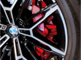 【BMWアロイホイル】軽量かつ強度に拘ったアロイホイル。走行性能ポテンシャルを引き出す設計。車の足元を引き締めてくれる大きなポイントはアロイホイルです。