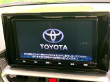 【大画面ナビ】人気の大型9インチナビを装備。存在感のある大画面はインパクト大!ナビ利用時のマップ表示は見やすく、テレビやDVDは臨場感がアップ!いつものドライブがグッと楽しくなります♪