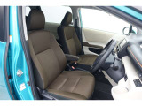 しっかりとしていて上質な座り心地のシートです。 座り心地も良くて長時間の運転も快適ですよ。 肌触りの良いシートが評判です。