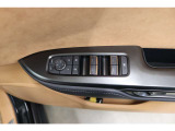 運転席ドアスイッチ回りの画像です。