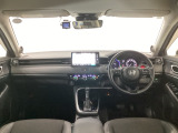 【前方視界】開放的な前方視界!運転がしやすく疲れにくいです♪窓が大きく、見通しがとっても良いおクルマですよ♪