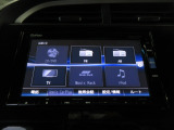 フルセグTV搭載。CD/DVD再生、Bluetoothオーディオに対応しています。
