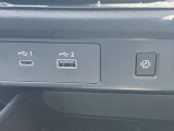 USBソケットはAとC、置くだけ充電トレイもありますよ!