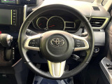 【ステアリングスイッチ】運転中、前方から目線をそらすことなく、オーディオ等の操作が可能な便利機能!安心&快適なドライブを演出してくれます♪