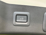 【パワーバックドア】スマートキーや運転席のボタンを押すだけでリアゲートが自動で開閉します!荷物を持っている時や、高い位置にあるバックドアを閉める際に便利な機能です♪