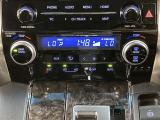 デュアルエアコンとは、運転席と助手席で、個別に温度設定ができる機能です。気温の感じ方は、人それぞれ違うもの。乗る人に優しい機能ですね。