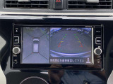 【バックモニター】ギアをバック(R)レンジに入れると車内のモニターに、後方の状況を映し出します.夜間でも、カラーで明るく、見やすくなってます。