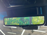 【デジタルインナーミラー】後席の大きな荷物や同乗者で後方が確認しづらい時でも安心!カメラが撮影した車両後方の映像をルームミラー内に表示。クリアな視界で状況の確認が可能です!