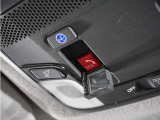 ◆ECONスイッチ(ECONモード)◆エンジンやエアコンといった、クルマ全体の動きを燃費優先で自動制御するECONモード。空調など快適性を優先したいときは、スイッチを押してOFFにできます。