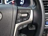 レーンディパーチャーアラートを装備しております!車線または走路からの逸脱の可能性を警告、走路からの逸脱を避けるためのハンドル操作の一部を支援する機能です☆詳しくはスタッフにお尋ねください(^^♪