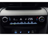 ★エアコンはオートタイプが装着済みです!オートモードにしておけば、車内温度を設定するだけで風の料や吹き出し口の切り替えを機械が行ってくれます!一年中快適な環境を作れますよ♪