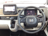 運転席は水平・直線基調になっており視界の邪魔になるものはなく運転に集中できるようになっています。
