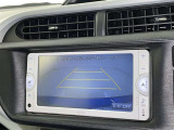 バックモニター付なので後退時に後方が見えるので安心。 車は構造上、死角がたくさんなので万が一を考えると必須ですね。 あくまで補助の為の装備、バックは目視で確認する事が重要ですよ。