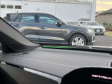 【ダイナミック・インタラクションライト】インディケーターやハザードランプと連動して流れるように点灯し、作動状況を視覚化。また車両の施錠・解錠に合わせて点灯するウェルカム機能を備えます。