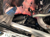 お車を安心してお乗りいただく為には、足回りの定期点検が欠かせません。サービスサポート(有償保証)では無料点検もご提供しており、安心のカーライフをお過ごしいただけるサポート体制が整っています。