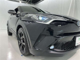 フォグランプ装着車です。暗い夜道の車両前方を明るく照らします