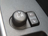 こちらのルーミーカスタムはオートミラー付き!うっかり閉じ忘れの無いように、鍵を閉めるとミラーも閉じ、エンジン掛ければミラーが開きます!あると便利なんです♪