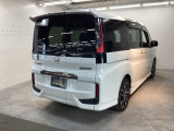 スライドドアなら狭い駐車場でもドアをぶつける心配がありません。ステップが低く乗り降りもしやすいです。
