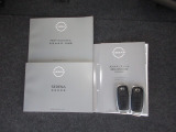 カギをバッグやポケットに入れたままでもドアロックの開閉やエンジン始動ができる『スマートキー』付き!暗くなってもキー穴を捜す必要が無くとっても便利ですから人気の装備です!