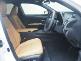 微調整が可能なパワーシート装備です。運転席はランバーサポート付き!