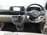 ぜひ展示車の運転席に座ってみてください。
