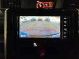 ディスプレイオーディオやカーナビは、現代のドライブにおいて欠かせない装備のひとつです。初めての場所でも迷いにくく、快適なルート案内で運転をサポートします。移動中のエンターテインメント性も高まります。