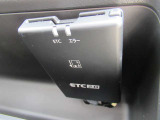 『ETC2.0』を装着しています♪♪ 有料道路での料金所の手間を省いて運転に集中できます♪♪ 車から離れる時はカードの抜き取りをお忘れなく♪♪