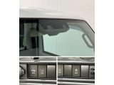 品質へのこだわり!フロアマットやシートなど車内をキレイに清掃し、ニオイや汚れなどを徹底的にクリーニングしてもらっております。室内はピカピカです☆
