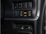 電動のスライドドアで楽々スムース!運転席からも開閉の操作もできます♪キーのスイッチひとつで自動開閉できる便利な機能もついてます♪