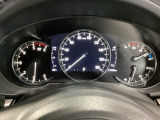 視界の整理やメーター周りの情報配置もシンプルで、運転中に余計なストレスを感じにくい点は大人向けの装飾と言えます♪