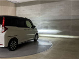 LEDヘッドランプです。十分な明るさを保ちつつも消費電力が少なく、バルブ寿命も長いのが特徴です。瞬時にMAXの光量を発揮するのもLEDならではです。