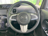インテリアに合わせたデザインのステアリングは、運転される方のことも考え、運転しやすい形状、大きさです。是非一度、実際に触ってお確かめください。