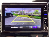 バックモニター付きで車庫入れもラクラク♪