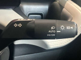車外の明るさに応じでライトを点灯、消灯してくれるオートライト機能です☆お天気の良い昼間のトンネル走行などオートにしてると便利で安心です☆エンジン停止時にライトの消し忘れも無くなります☆