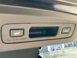 荷物を置いてクルマから離れると自動で閉扉する「予約クローズ機能」が付いたパワーテールゲート!