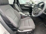 XC40 B4 AWD モメンタム 4WD 