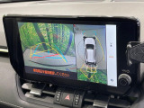 【パノラミックビューモニター】専用のカメラにより、上から見下ろしたような視点で360度クルマの周囲を確認することができます☆死角部分も確認しやすく、狭い場所での切り返しや駐車もスムーズに行えます。