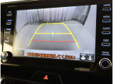 バックガイドモニターで、後方を確認しながら安心して駐車することができます。運転初心者も熟練者も必須の機能ですよ!