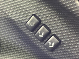 【メモリー機能付きパワーシート】ドライバーごとに設定したシート位置を記憶して、ボタン一つで切り替えできる便利な機能!運転する方が複数名いらっしゃるご家庭におすすめです♪