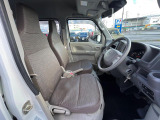 運転席シート廻りは使用感も少なく、良好な状態となっています。丁寧に使われていたことがよくわかりますね。