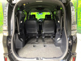 普段のお買い物や通勤、送迎等に十分な荷室スペースを確保しております。セカンドシートを倒すと、大きな荷物の積載も可能です♪