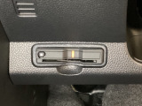 ハンドルの左下にETCがついています。高速道路の料金所の通過も楽々です。 カードの取り出しもしやすい場所についています。