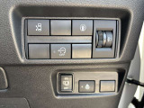 運転席付近の操作スイッチです!【片側電動スライド】【ハンズフリーオートスライド】【セーフティシールド】【アイドリングストップ】【ステアリングヒーター】等
