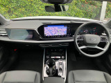 Audiのインテリアはエクステリア同様、優れたデザイン性とクオリティ、そして機能性を兼ね備えております。