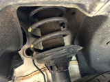 お車を安心してお乗りいただく為には、足回りの定期点検が欠かせません。サービスサポート(有償保証)では無料点検もご提供しており、安心のカーライフをお過ごしいただけるサポート体制が整っています。
