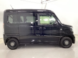 スライドドアなら狭い駐車場でもドアをぶつける心配がありません。ステップが低く乗り降りもしやすいです。