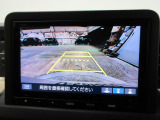 バックカメラの画像です。ガイドラインがスムースな車庫入れをサポートいたします!車庫入れの安心感がアップしますね☆