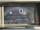 シンプルで見やすいデジタルメーターです。