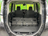 普段のお買い物や通勤、送迎等に十分な荷室スペースを確保しております。セカンドシートを倒すと、大きな荷物の積載も可能です♪